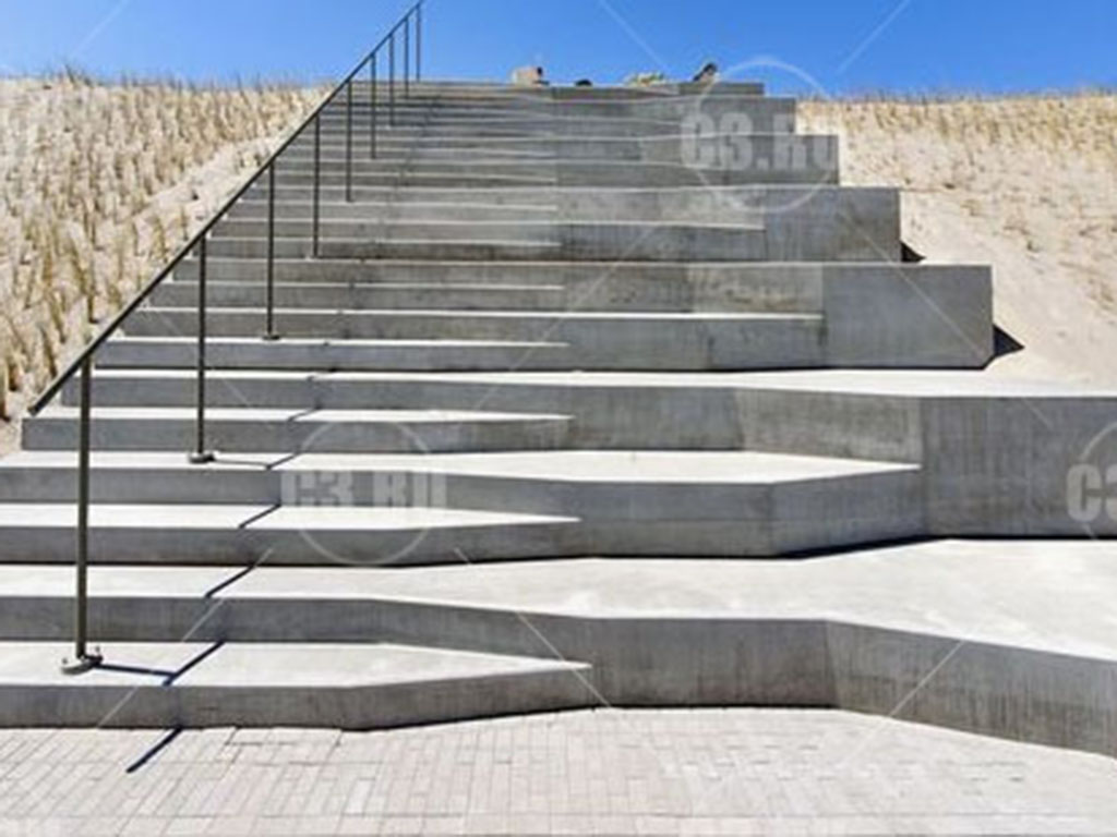 Лестница из бетонных парных ступеней