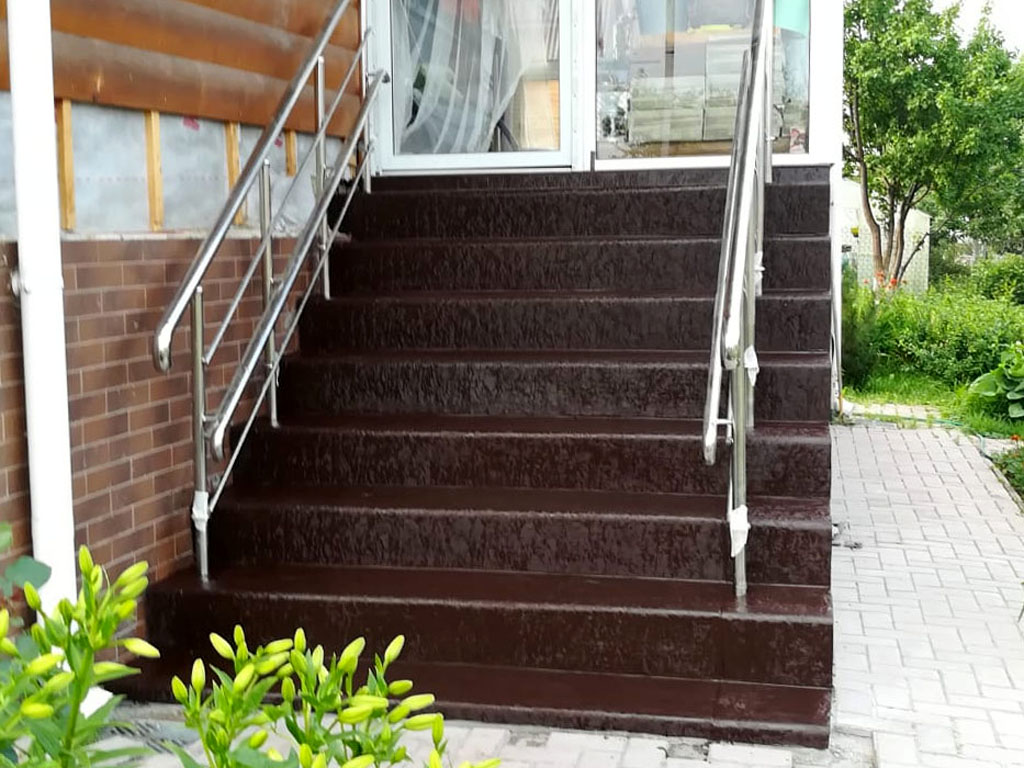 Облицовка бетонных ступеней в частном доме