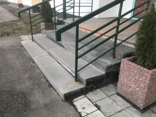 Облицовка бетонной лестницы медцентра Дикуля в Москве