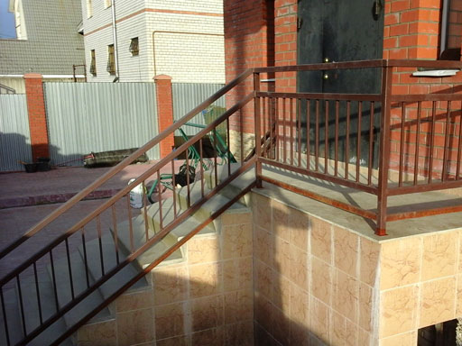 Облицовка бетонной лестницы коттеджа в п. Заветный в Твери