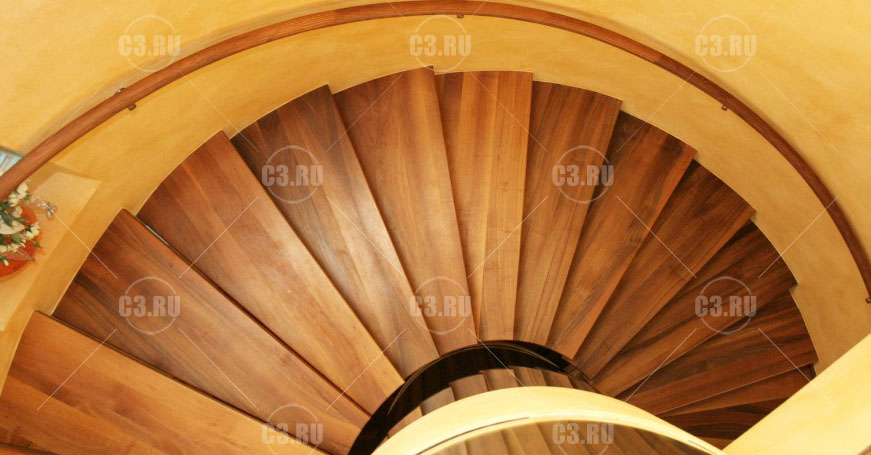 Винтовая деревянная лестница_