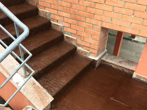 Облицовка лестницы дома в ТСЖ Усадьба на пр. Андропова в Москве