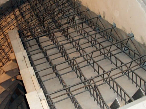 Монтаж крыльца из бетона и особенности армирования лестницы