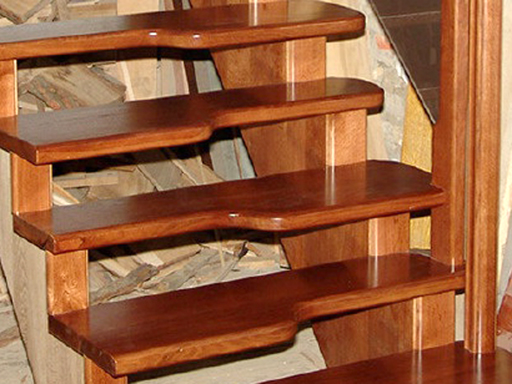 Особенности конструкций лестниц гусиный шаг