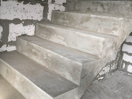 Монтаж готовой бетонной лестницы
