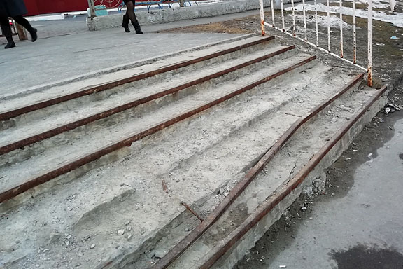 Аварийная лестница в Сургуте