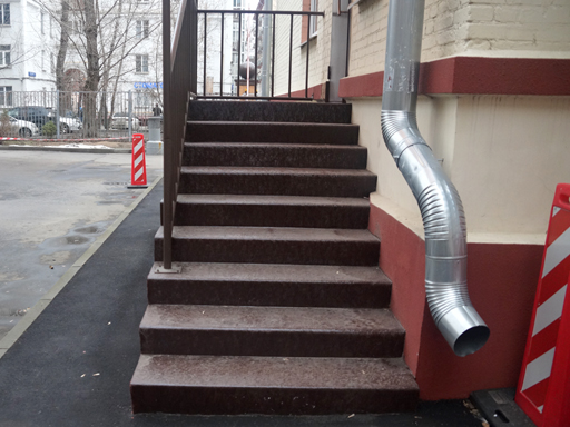 Плинтус для бетонной лестницы