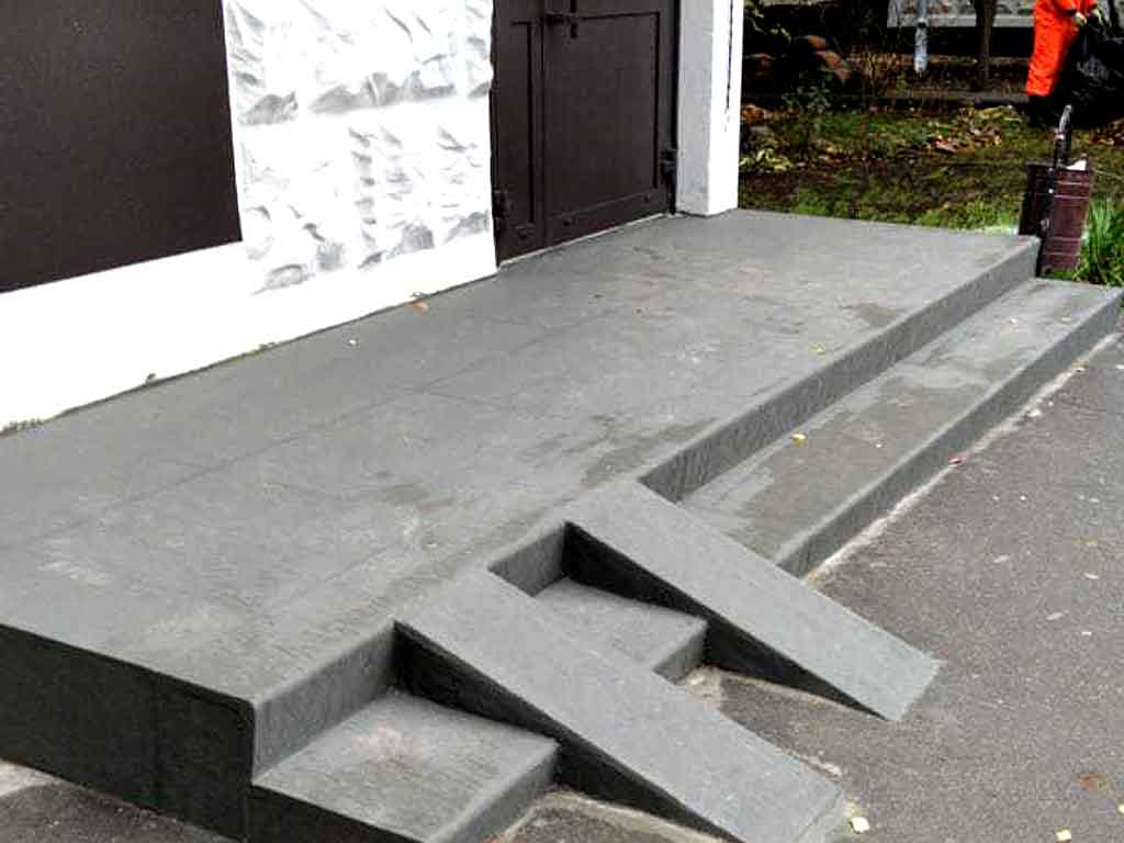Облицовка бетонных лестниц подъездов в Тушино 