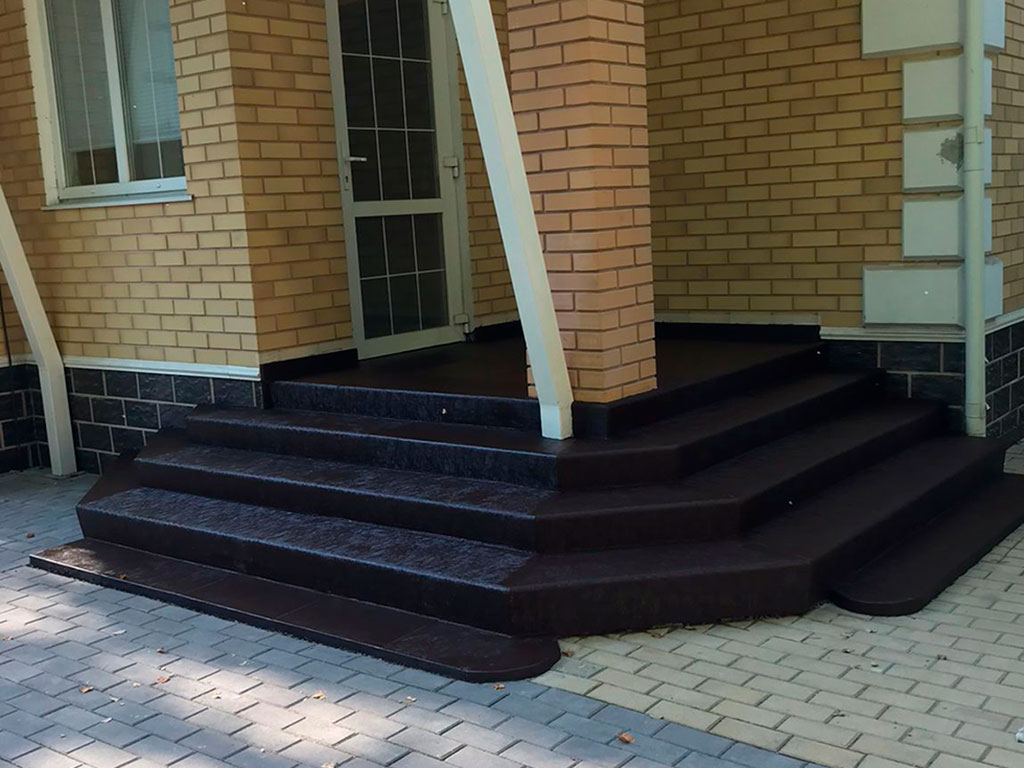 Облицовка бетонной лестницы сложной формы в г. Одинцово