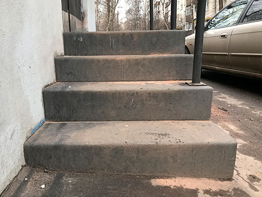 Антискользящее покрытие ступеней лестницы. Облицовка по технологии C3
