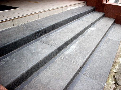 Ступени накладные уличные для лестниц из бетона МКД на Авиамоторной