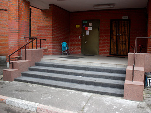 Накладные ступени для лестниц из бетона МКД на Авиамоторной