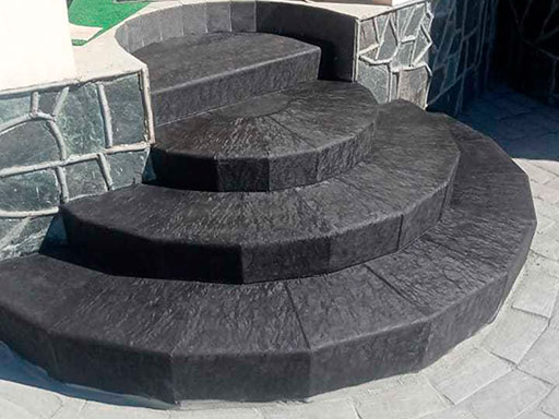 Облицовка бетонной лестницы сложной геометрии