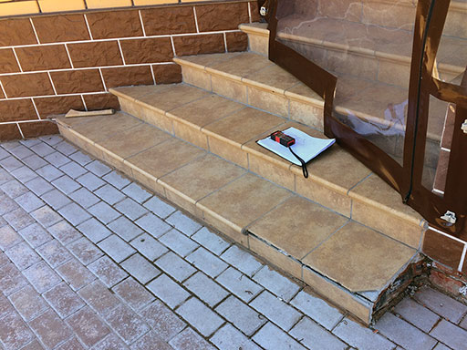 Чем покрыть бетонную лестницу на улице