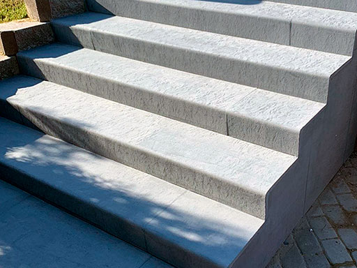 Облицовка бетонных лестниц в Питере
