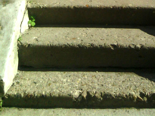 Облицовка лестниц подъездов многоквартирного дома