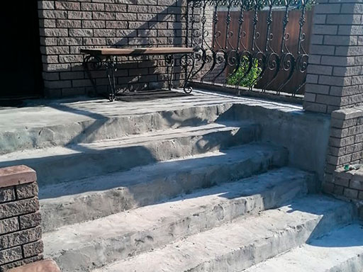 Облицовка бетонной лестницы в ДНП Лесное