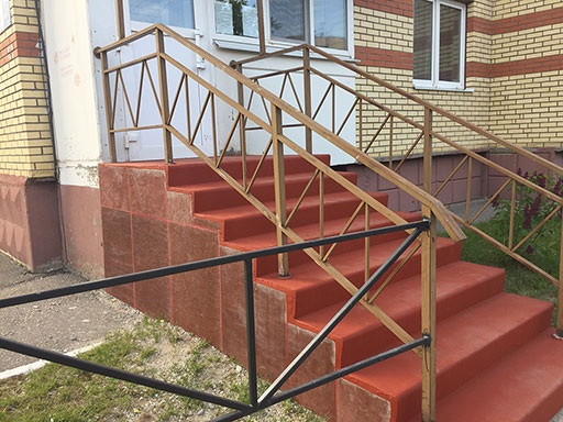 Уличные лестницы крыльца из бетона