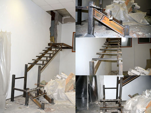 Металлическая лестница на второй этаж