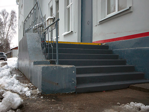 Облицовка лестницы крыльца на станции РЖД