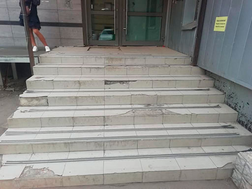 Отделка ступеней бетонной лестницы в Митино