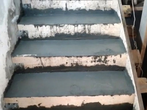 Установка бетонной лестницы на 7 забежных ступеней