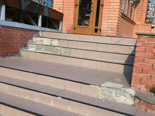 Облицовка бетонной лестницы в Ногинске через пять лет