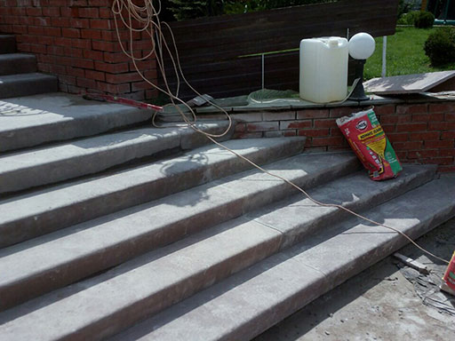 Отделка бетонного крыльца дома в Ногинске пошагово