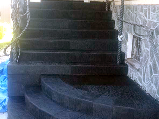 Облицовка лестниц частного дома в Ногинске 