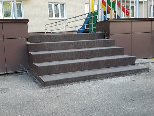 Облицовка бетонной лестницы на улице по технологии C3