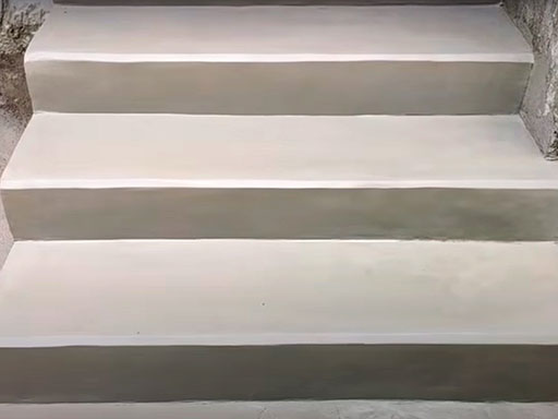Облицовка ступеней лестницы сухой и жидкой бетонной смесью