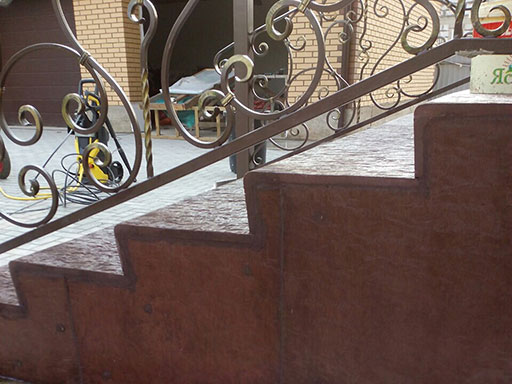 Облицовка бетонной лестницы частного дома в д. Аносино