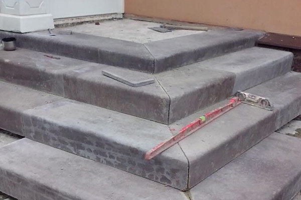 Облицовка бетонной лестницы входной группы