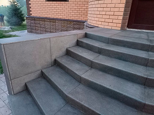 Противоскользящее покрытие на бетонные ступени в Поповке