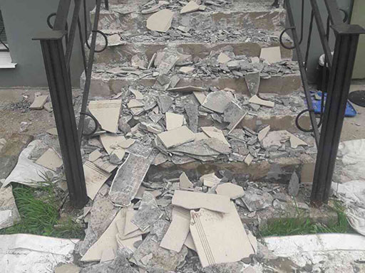 Ремонт бетонной лестницы по технологии C3: демонтаж старого покрытия