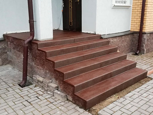 Отделка лестниц из бетона частного дома в деревне Руднево Троицкого района МО