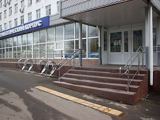 Облицовка лестницы своими руками в больнице на Академика Миллионщикова, 1
