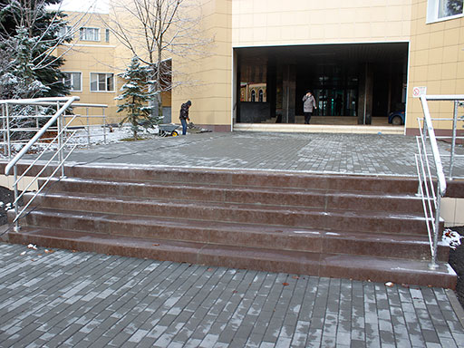 Облицовка лестницы своими руками в Москве на Литовском бульваре, 1а