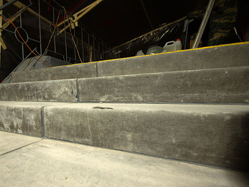Облицовка бетонной лестницы= на улице станции Торжок РЖД