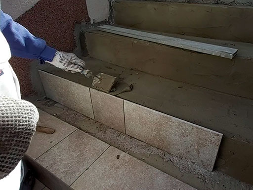 Облицовка бетонного крыльца плиткой пошагово