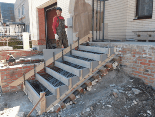 Виды лестниц наружных к дому из бетона