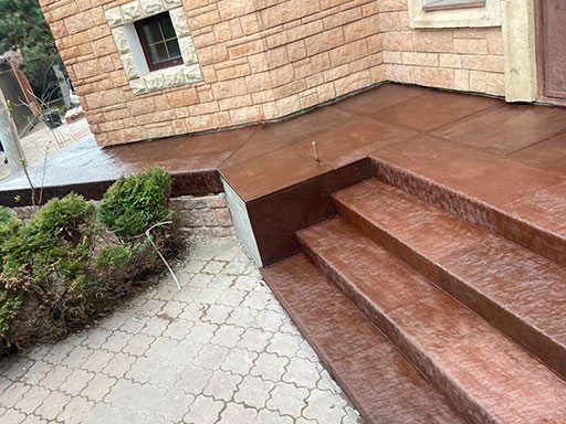 Лестница наружная бетонная в кафе в Твери