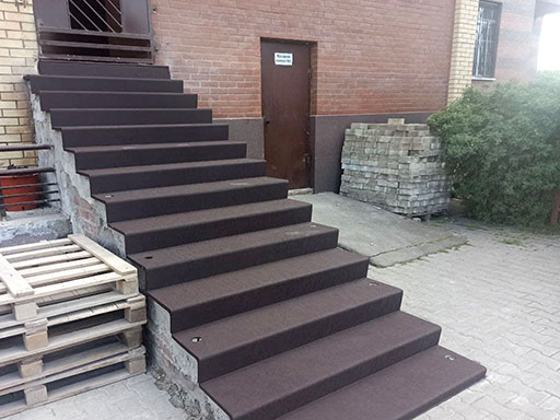 Облицовка ступеней лестницы из бетона в Мытищах на В. Волошиной, 48
