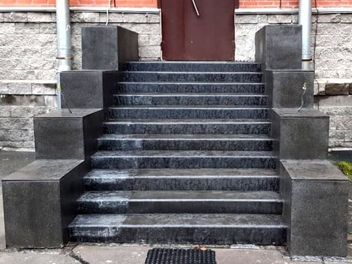 Отделка бетонной лестницы на улице
